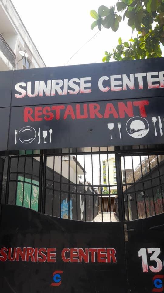 Hotel Sunrise Center Bonapriso 111 Douala Exterior foto